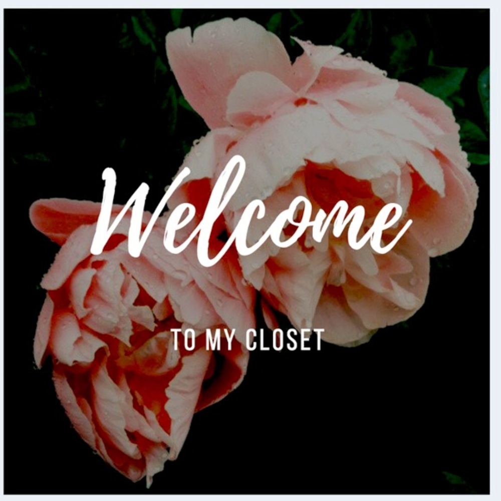 Welcome to my closet! 🌺